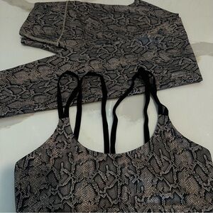 Good American snake print high rise leggings and matching sports bra size 1 S